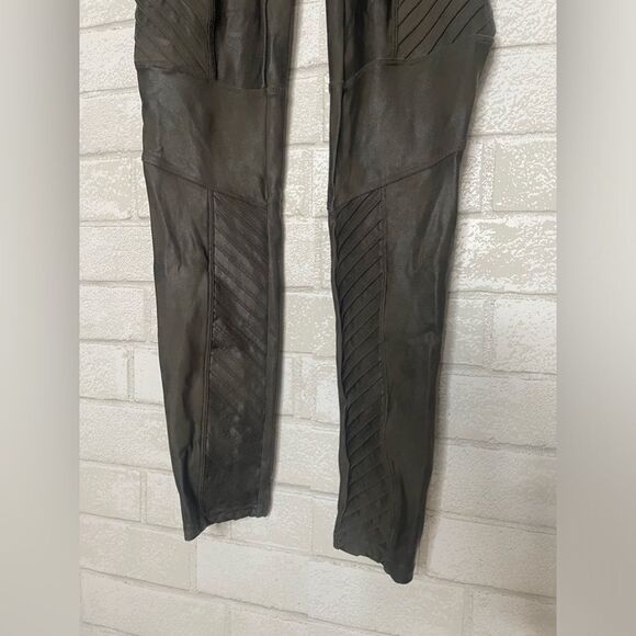 Spanx Faux Leather Moto Leggings Metallic Colored Size Large - Picture 12 of 14